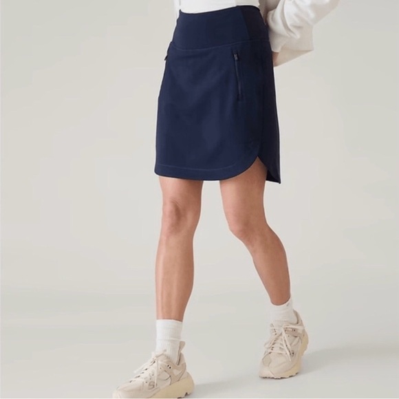 Athleta Dresses & Skirts - Athleta Fairway High Rise Golf 18" Skort skirt Built in Shorts Navy Blue Small S